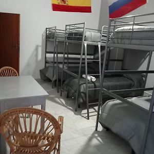 Habitación para Hombres Compartida